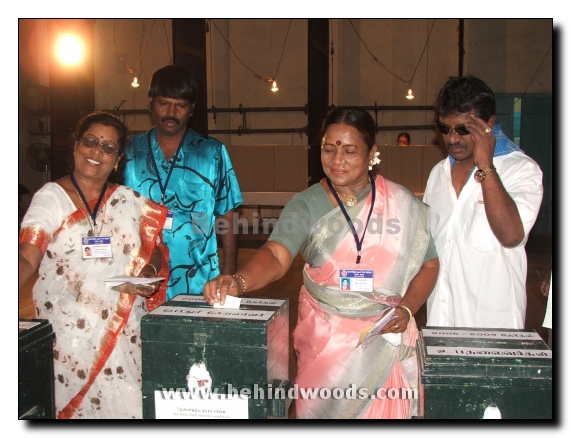 Stars galaxy in Nadigar Sangam elections!